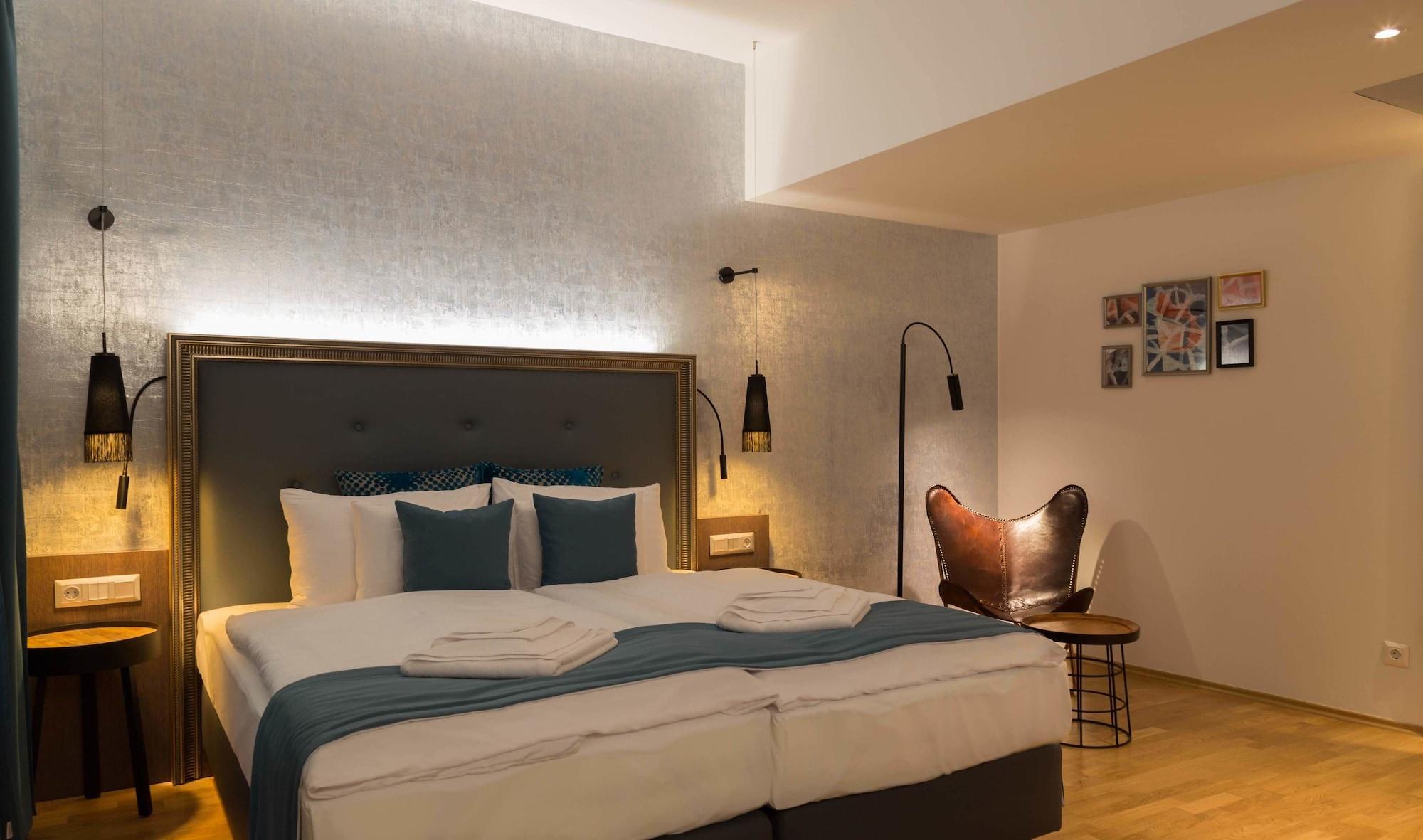 Memories Hotel 4*
