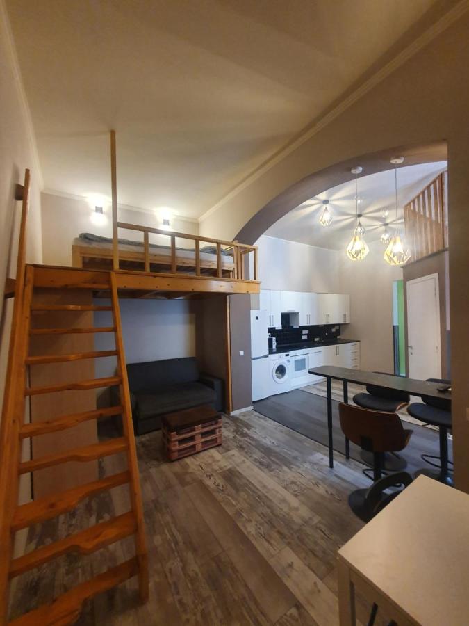 Art-club With Air Condition * Budapest