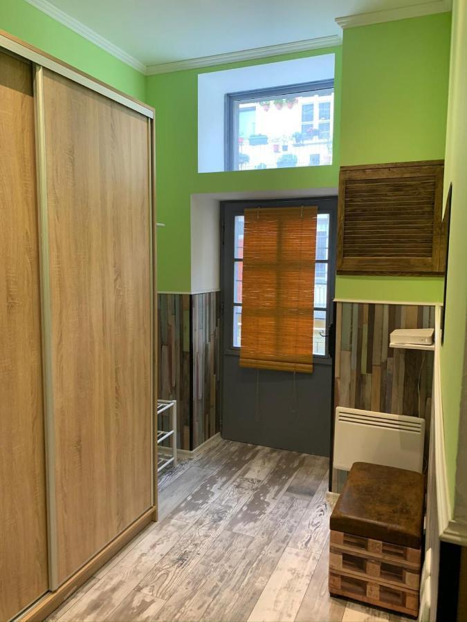 Art-club With Air Condition Apartment