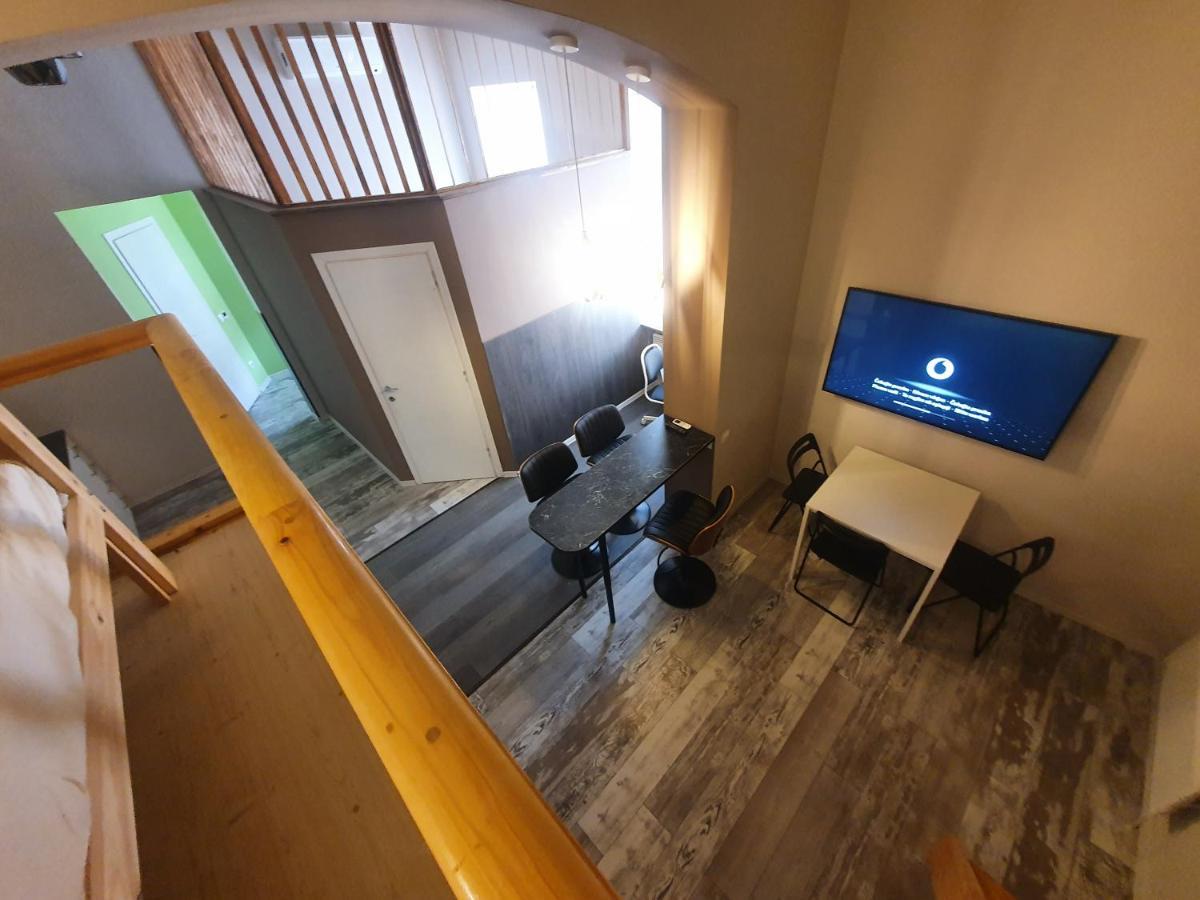 Art-club With Air Condition Apartment *