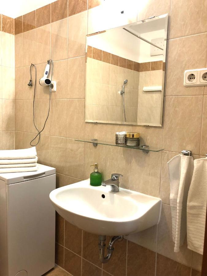 - Center West Apartamento Budapest