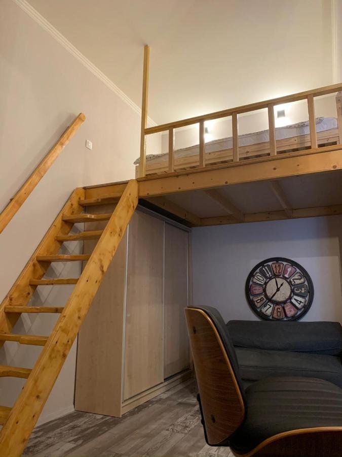 Art-club With Air Condition Apartment *