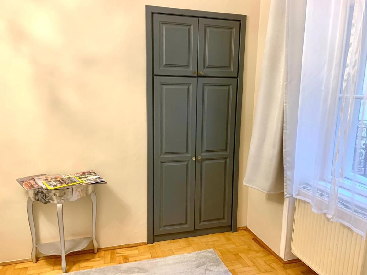Apartment Free Garage Parking, Ac And Bikes In The Downtown