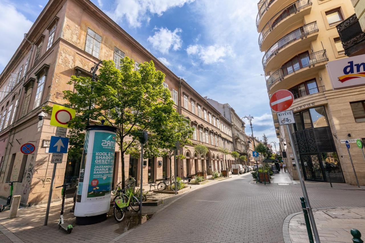 Kiraly21 Downtown At Gozsdu Garden *