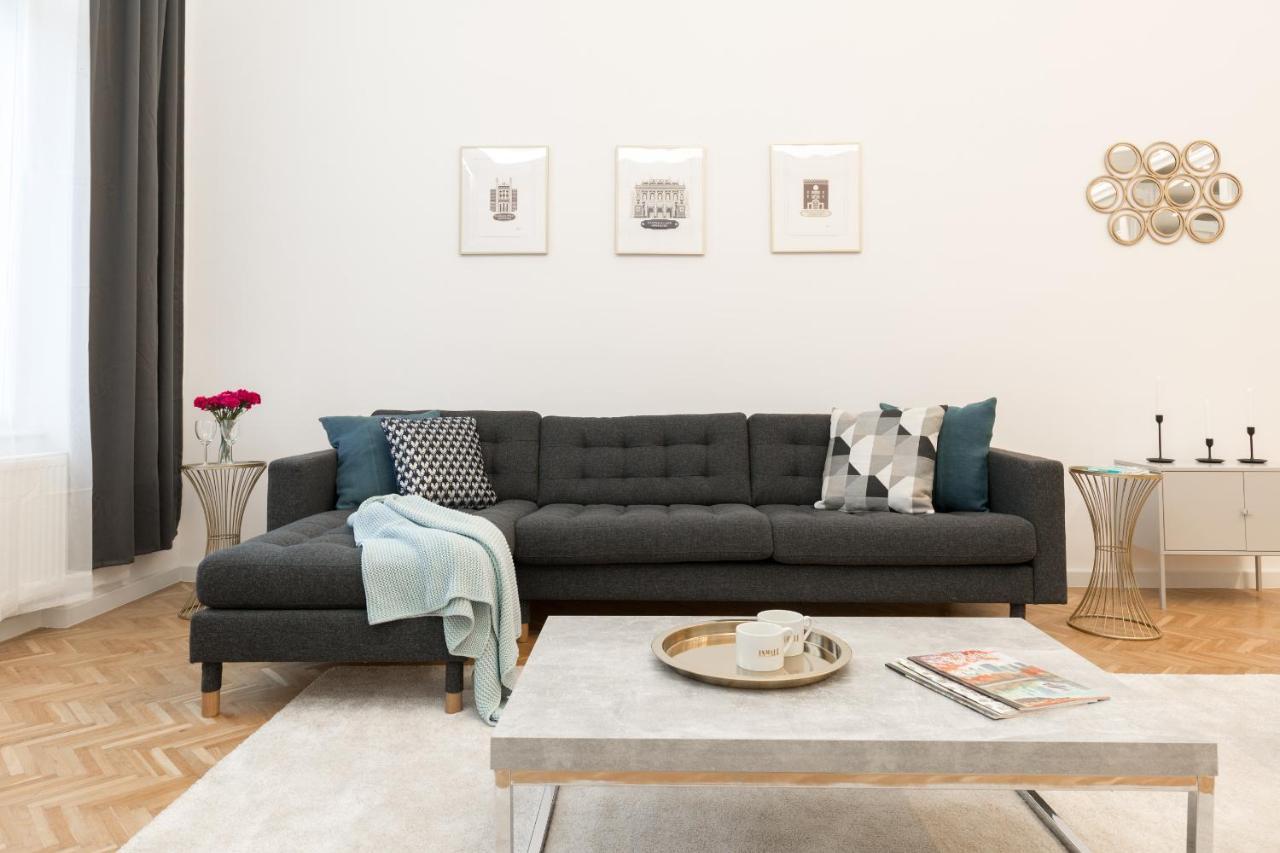 Space And Style In The Heart Of W 2br&2bt Budapest