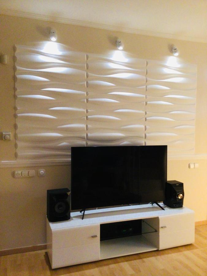 3 Bedroom Private Floor In Luxury Mansion *