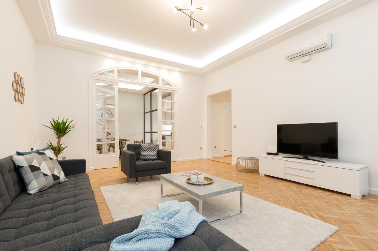 Space And Style In The Heart Of W 2br&2bt Lägenhet Budapest