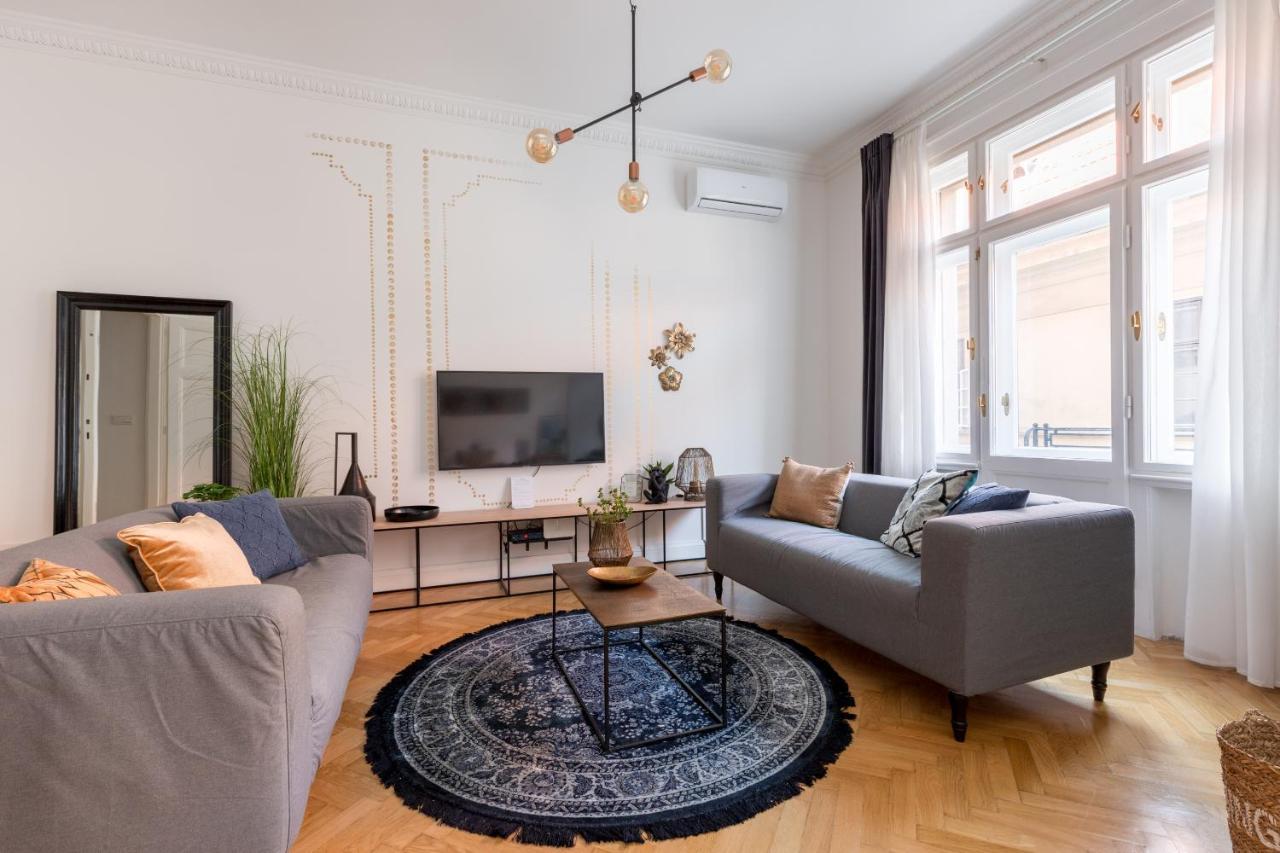 Style & Harmony In The Absolute Center Of Budapest
