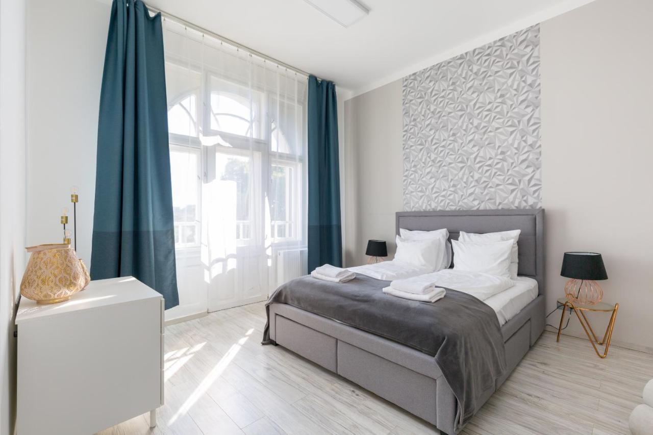 Designer On The Broadway W 2br, Ac And Panorama Balcony Lägenhet *