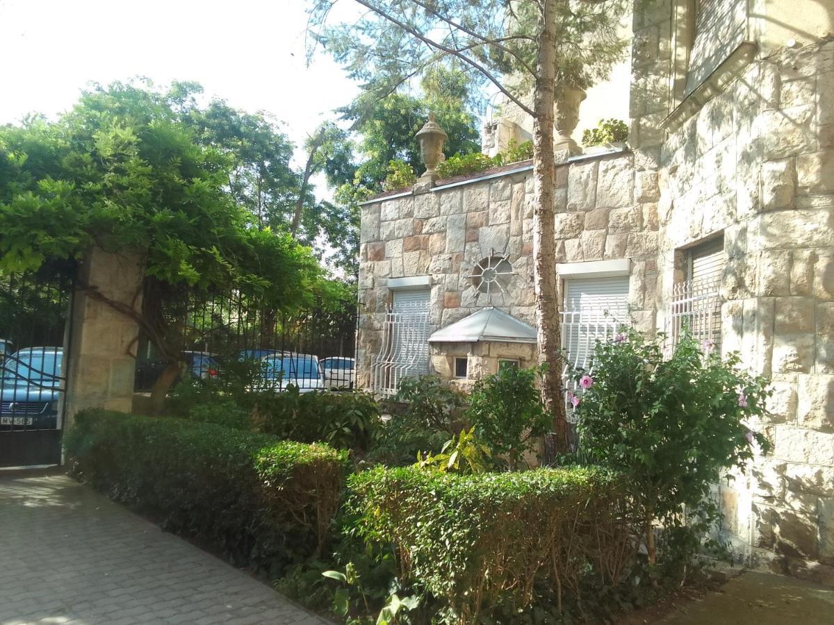 Parkside Large Modern Garden View Appartement Budapest