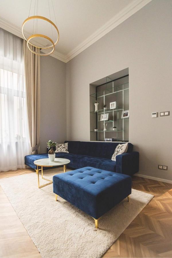 Luxury Gold 2 Bedroom