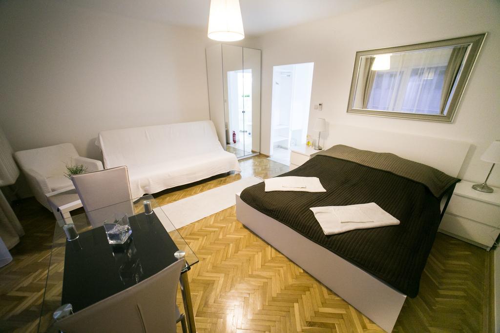 Downtown With Balcony & Optional Garage & Restaurant In The Building Budapest