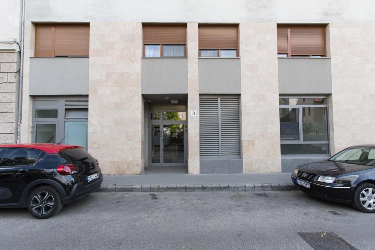 Break - Private Garage, Ac, Balcony