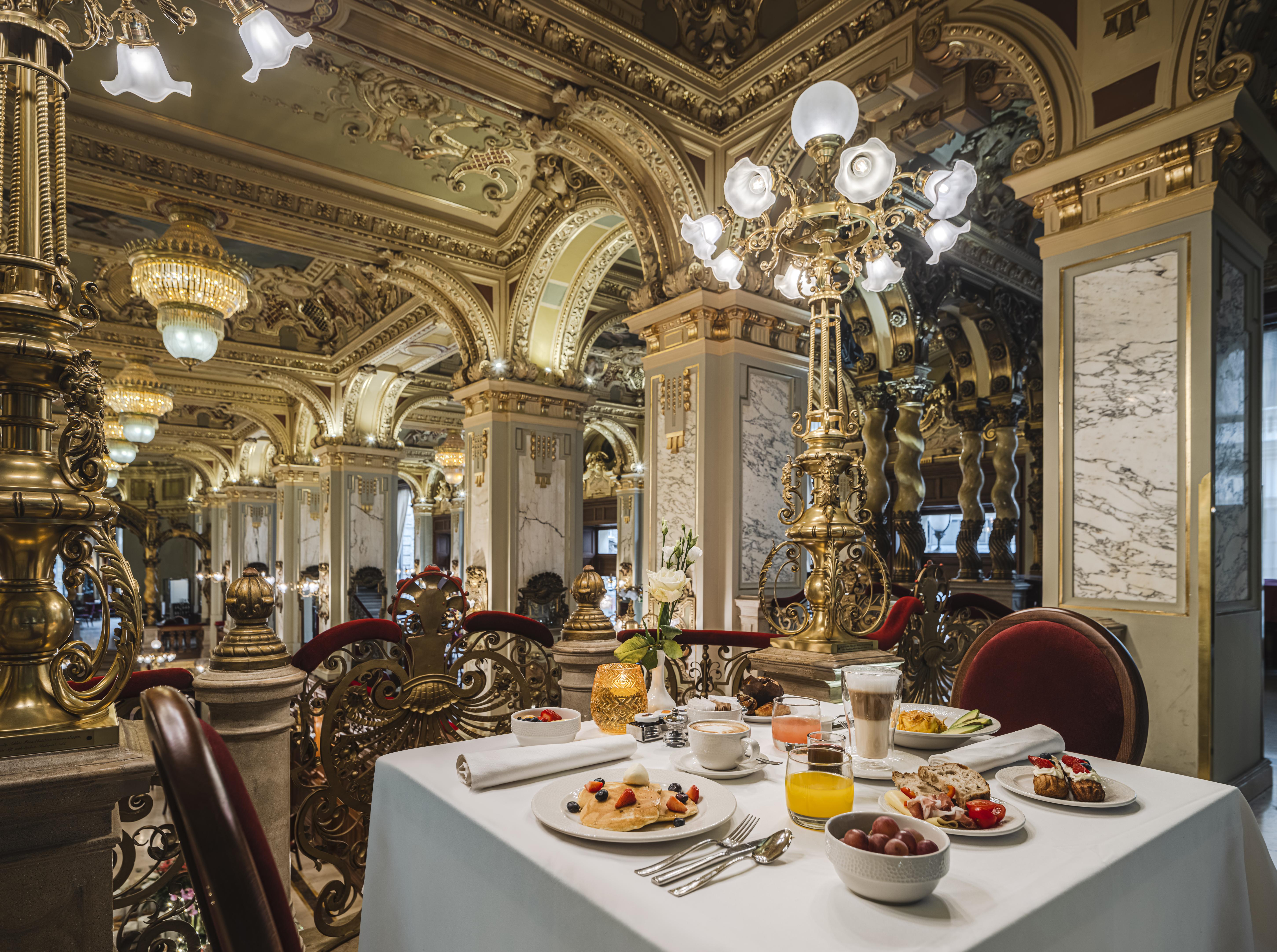 Anantara New York Palace - A Leading Of The World Hotel