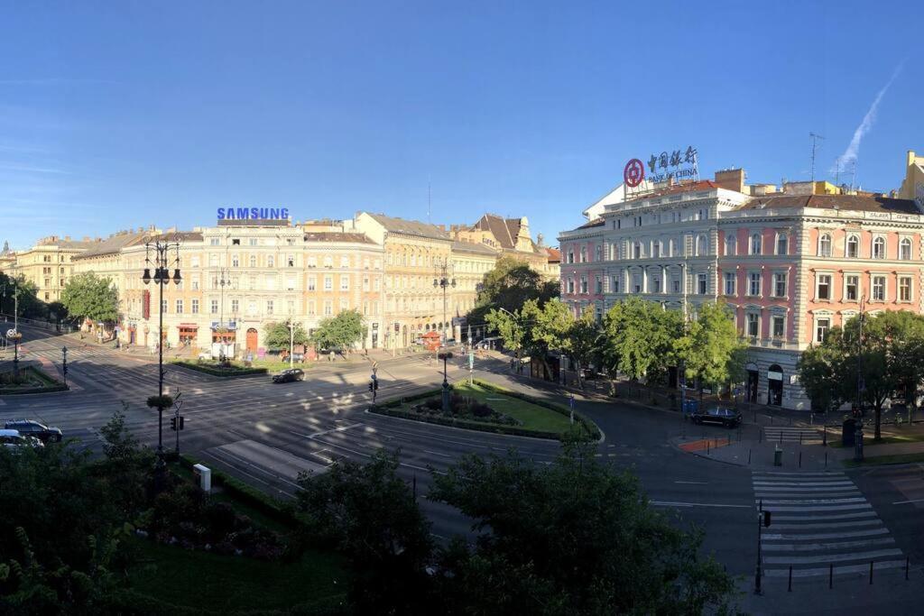Renovated And Spacious Two-bedroom In