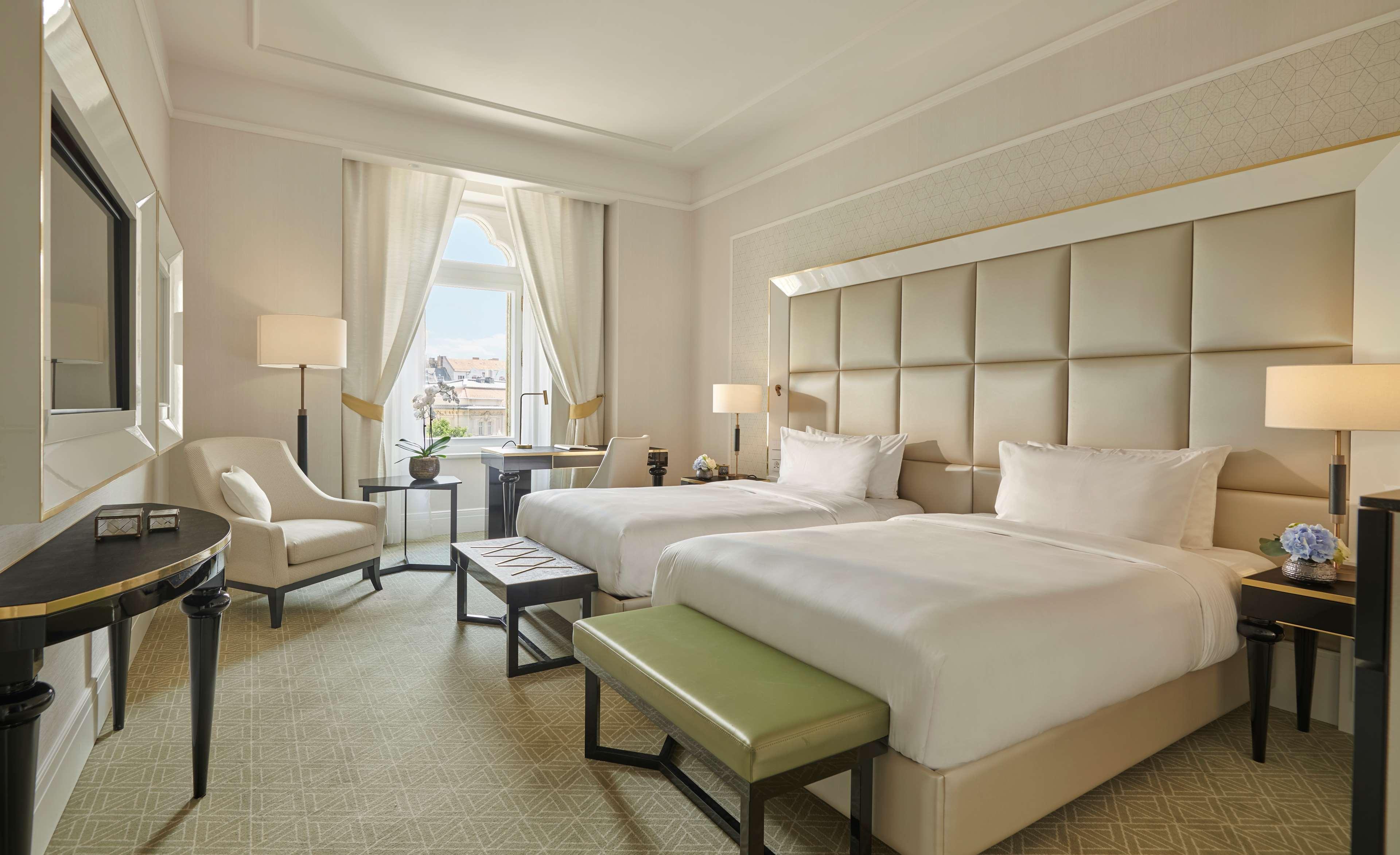 Párisi Udvar Budapest, Part Of Hyatt Budapest