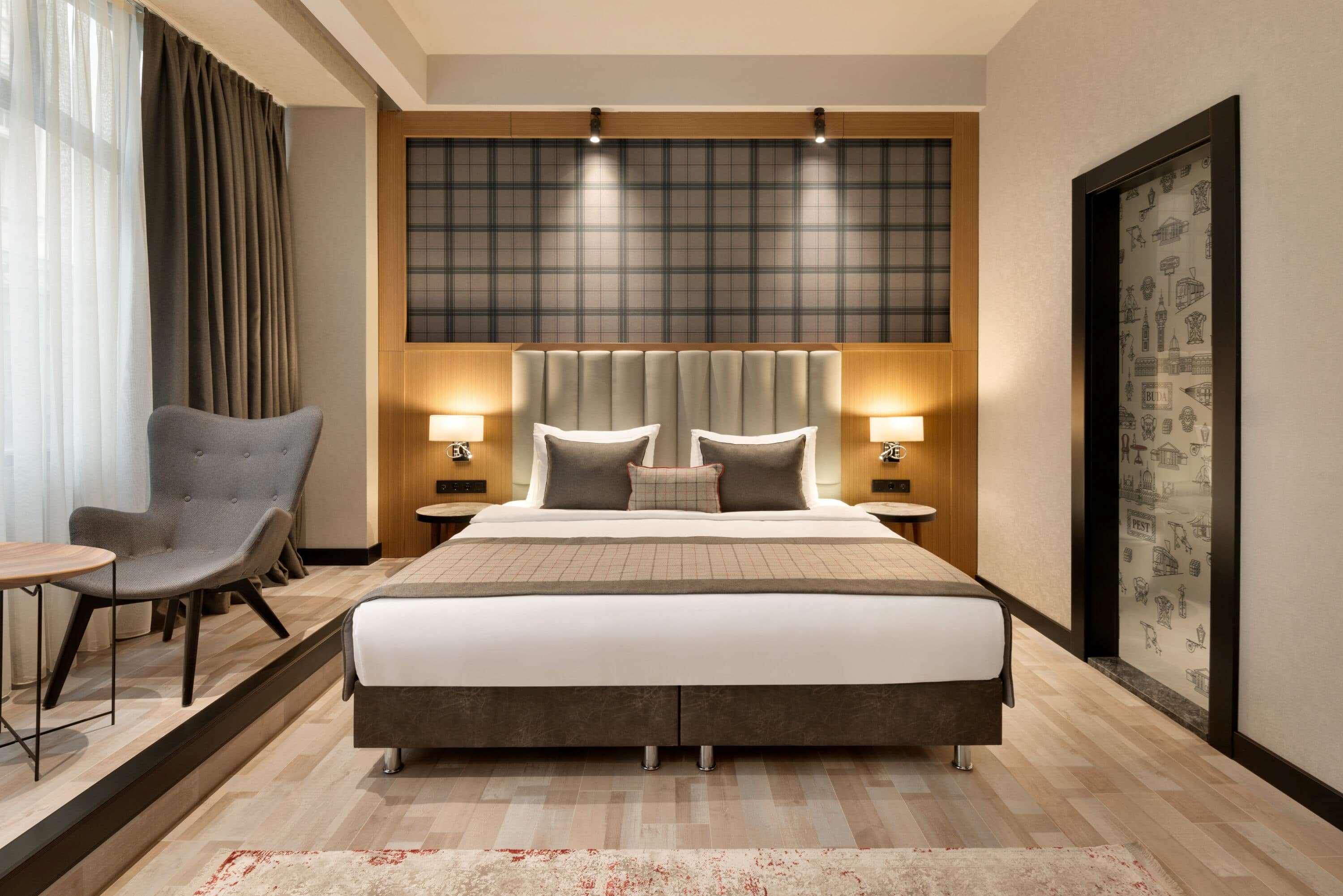 Hotel Ramada By Wyndham Center 4*