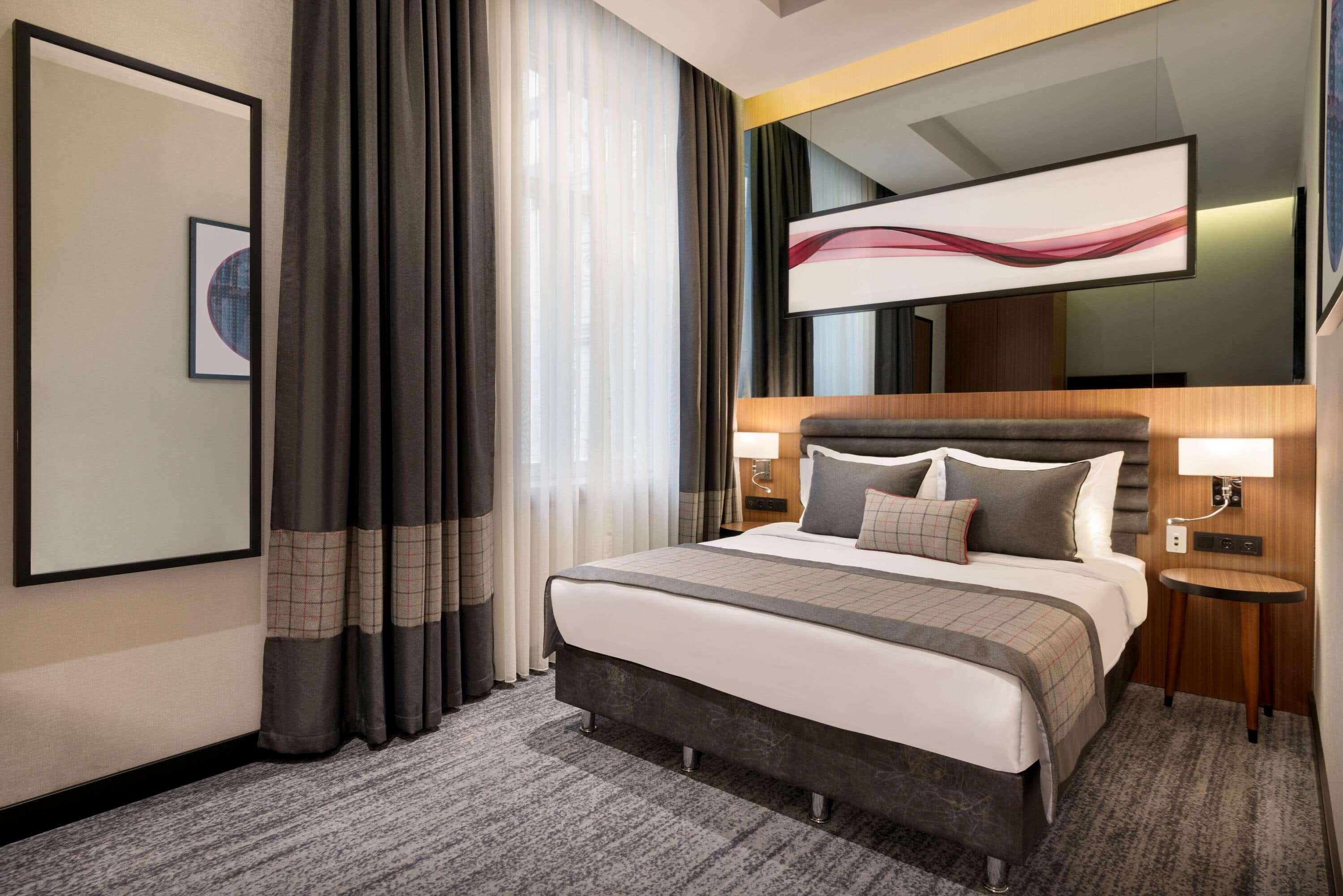 Ramada By Wyndham Center Hotel