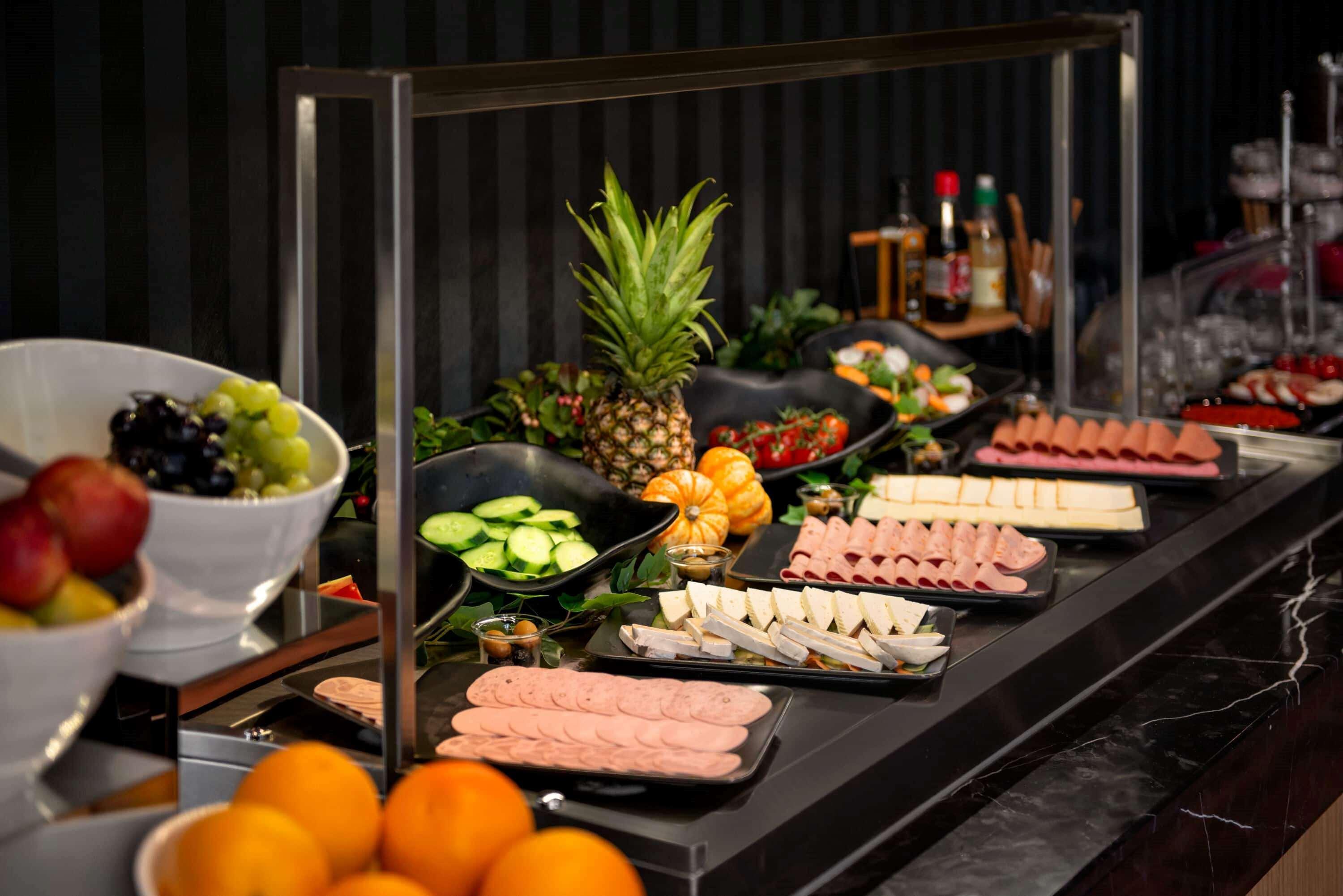 Ramada By Wyndham Center Hotel 4*