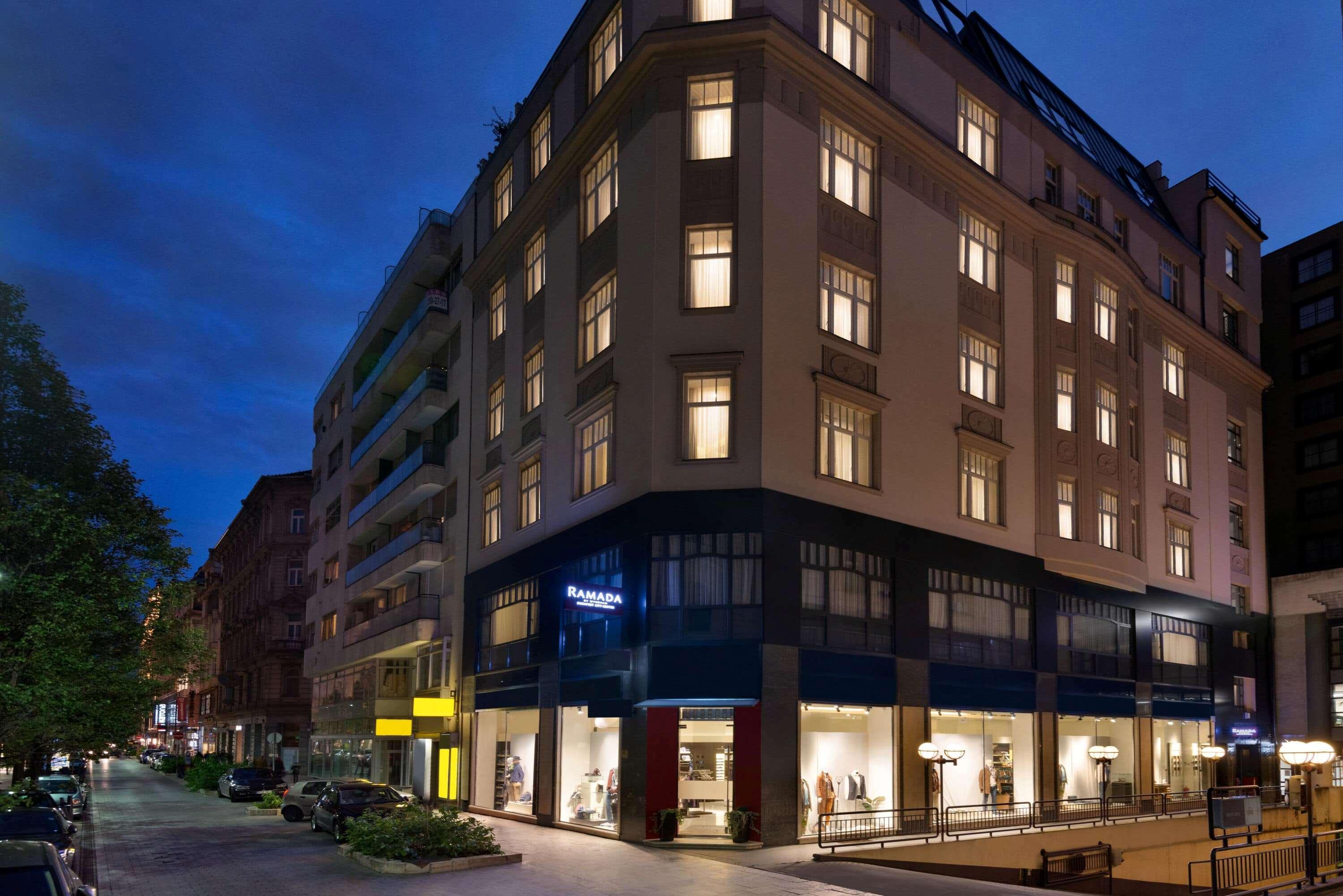 Hotel Ramada By Wyndham Center Budapest
