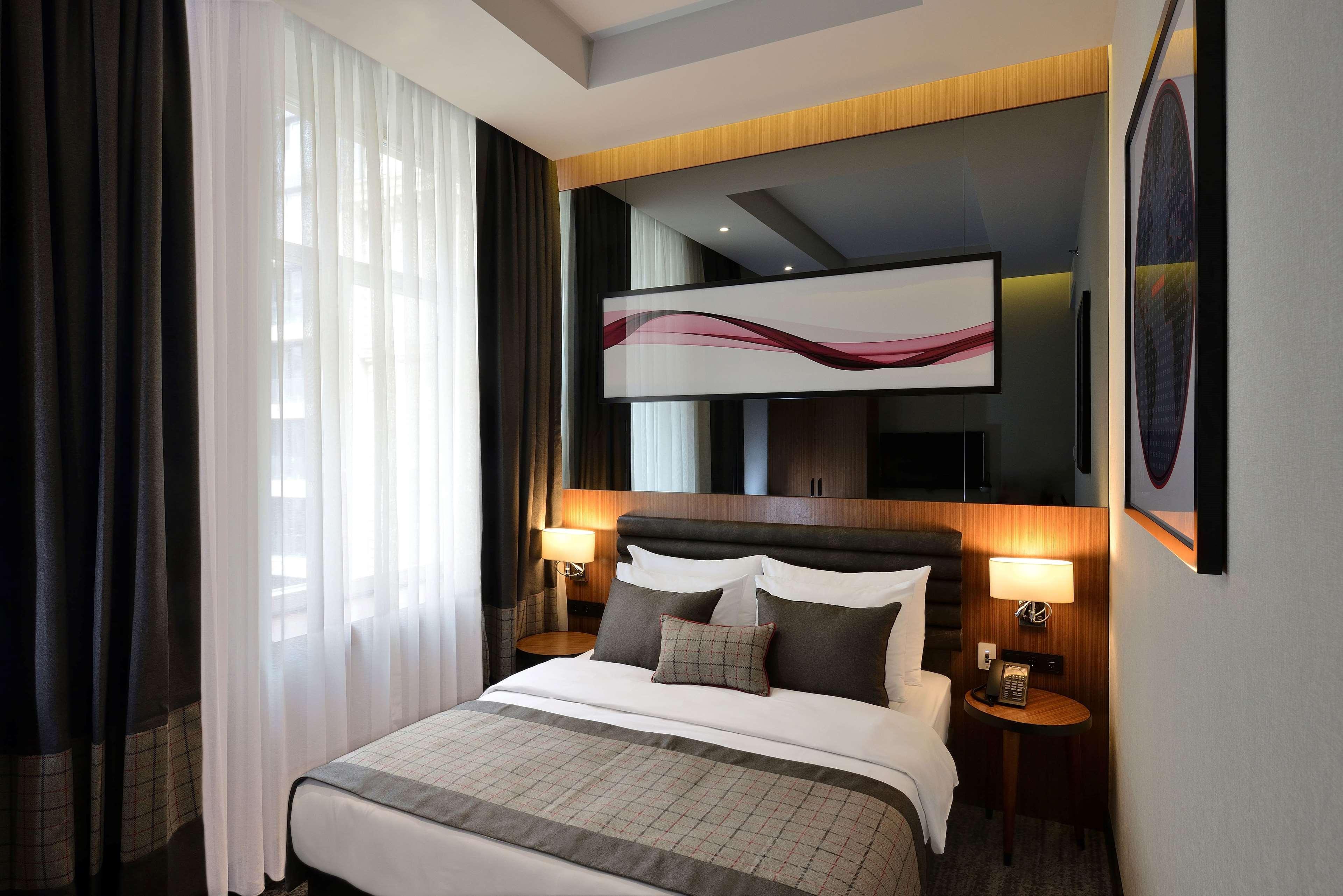 Hotel Ramada By Wyndham Center 4*
