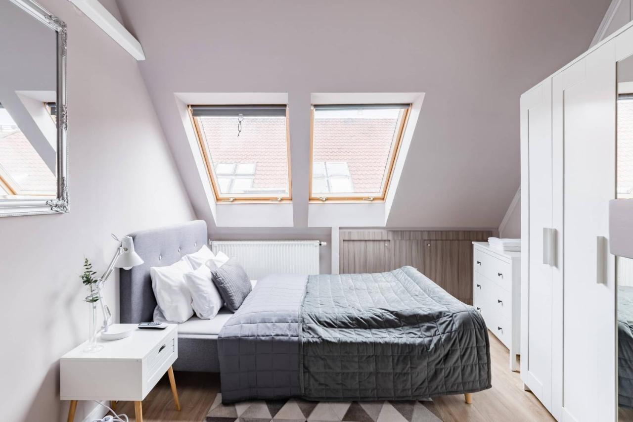 Appartement Sunny And Penthouse With Private Garage Boedapest