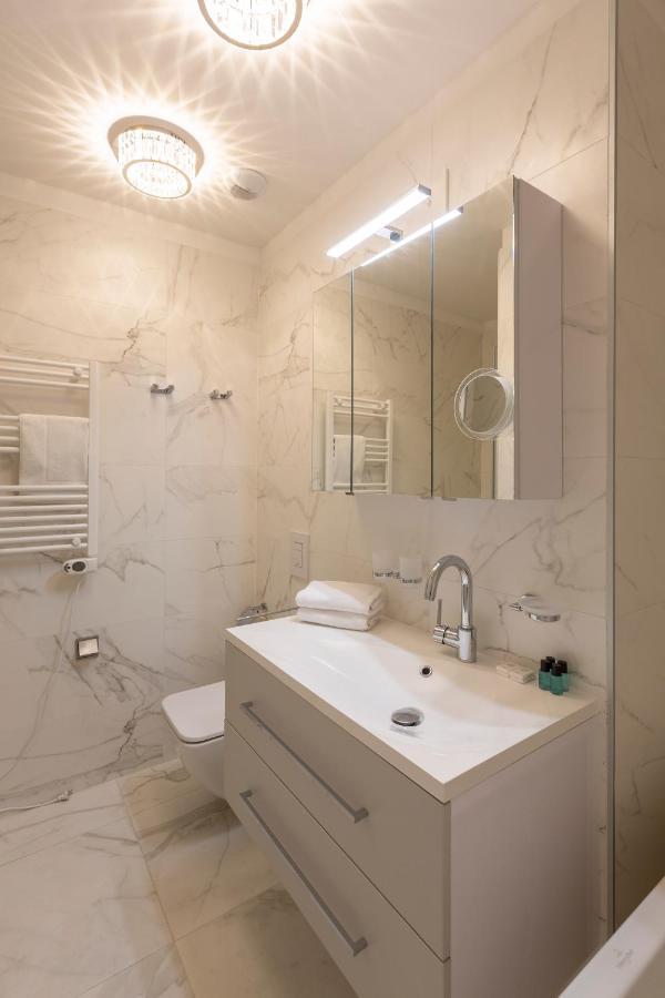 Hotel apartamentowy Emerald Luxury Downtown With Free Sauna & Gym *
