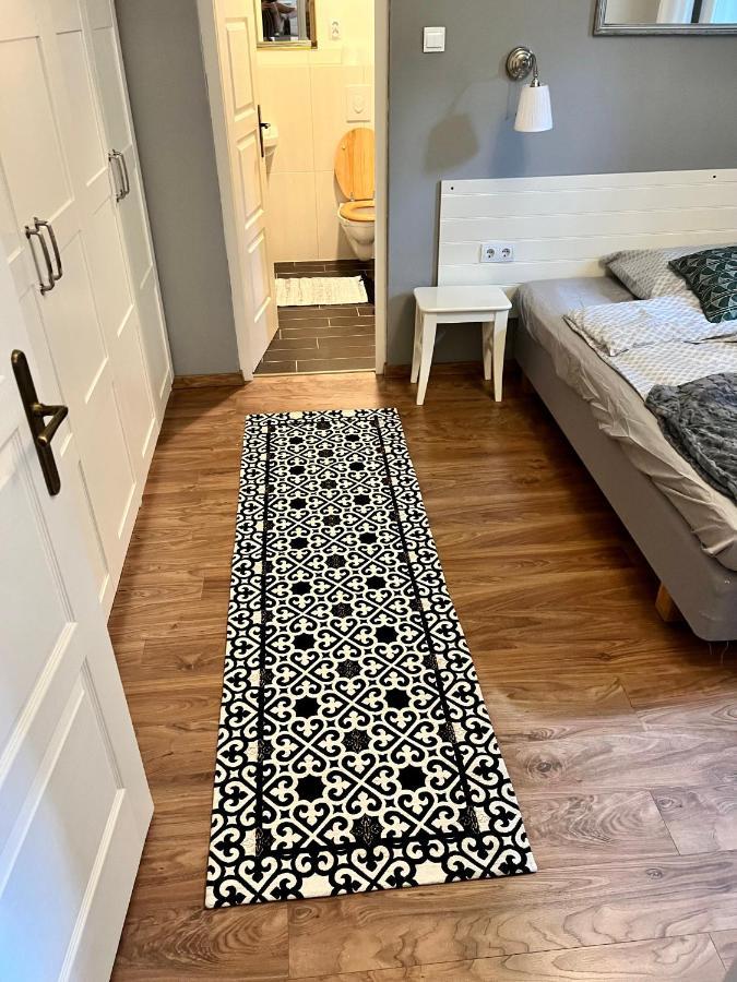 Adorable, Cosy At The Heroes' Square Apartment *