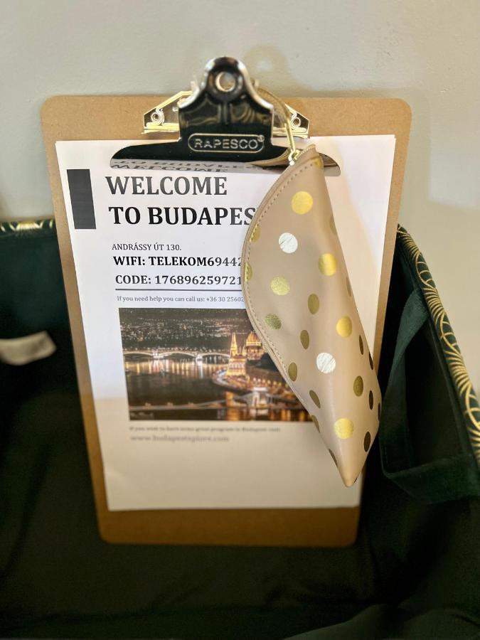 Adorable, Cosy At The Heroes' Square Apartment Budapest
