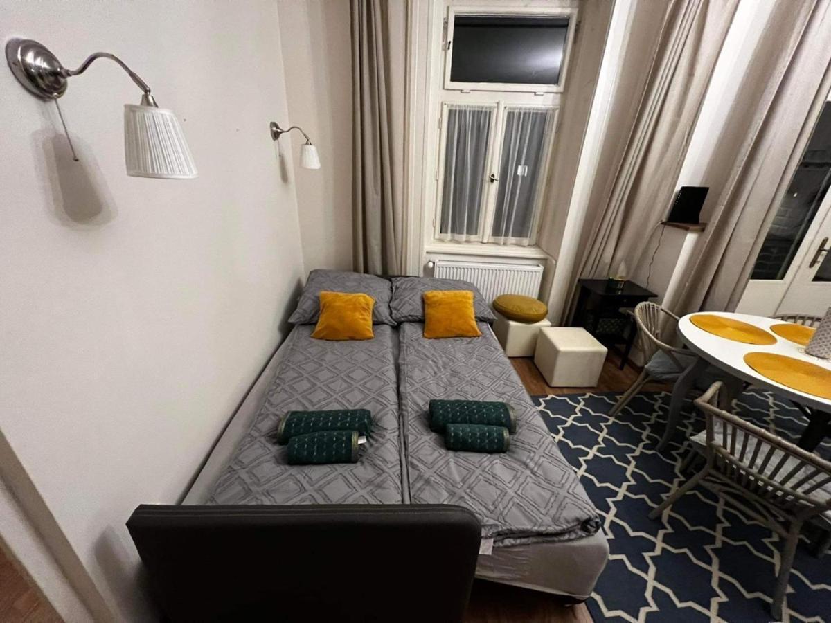 Adorable, Cosy At The Heroes' Square Apartment *