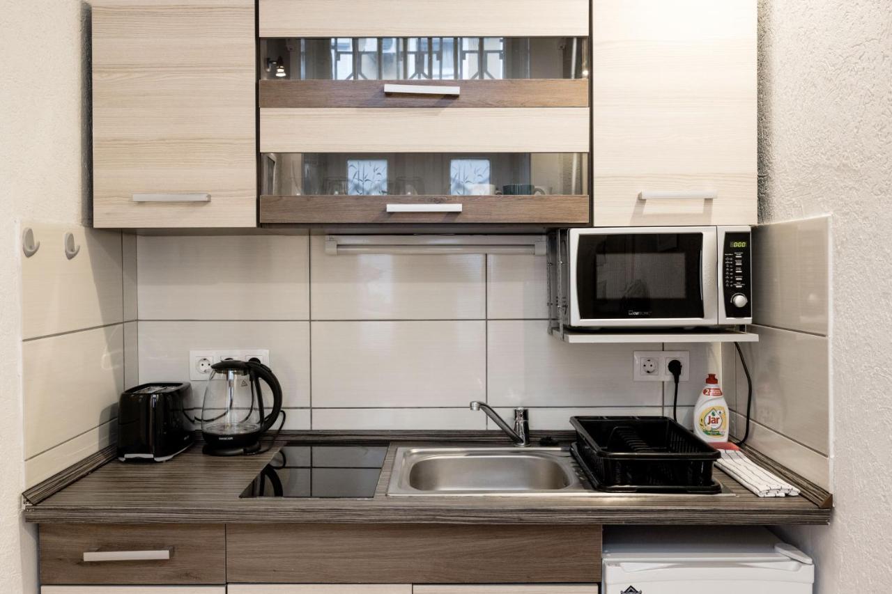 Akacfa 27-1 Center With Aircon Apartment