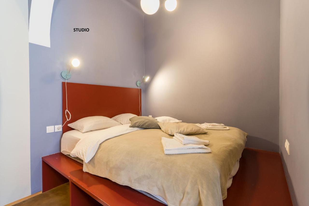The Escapade From A Jewish District Appartement