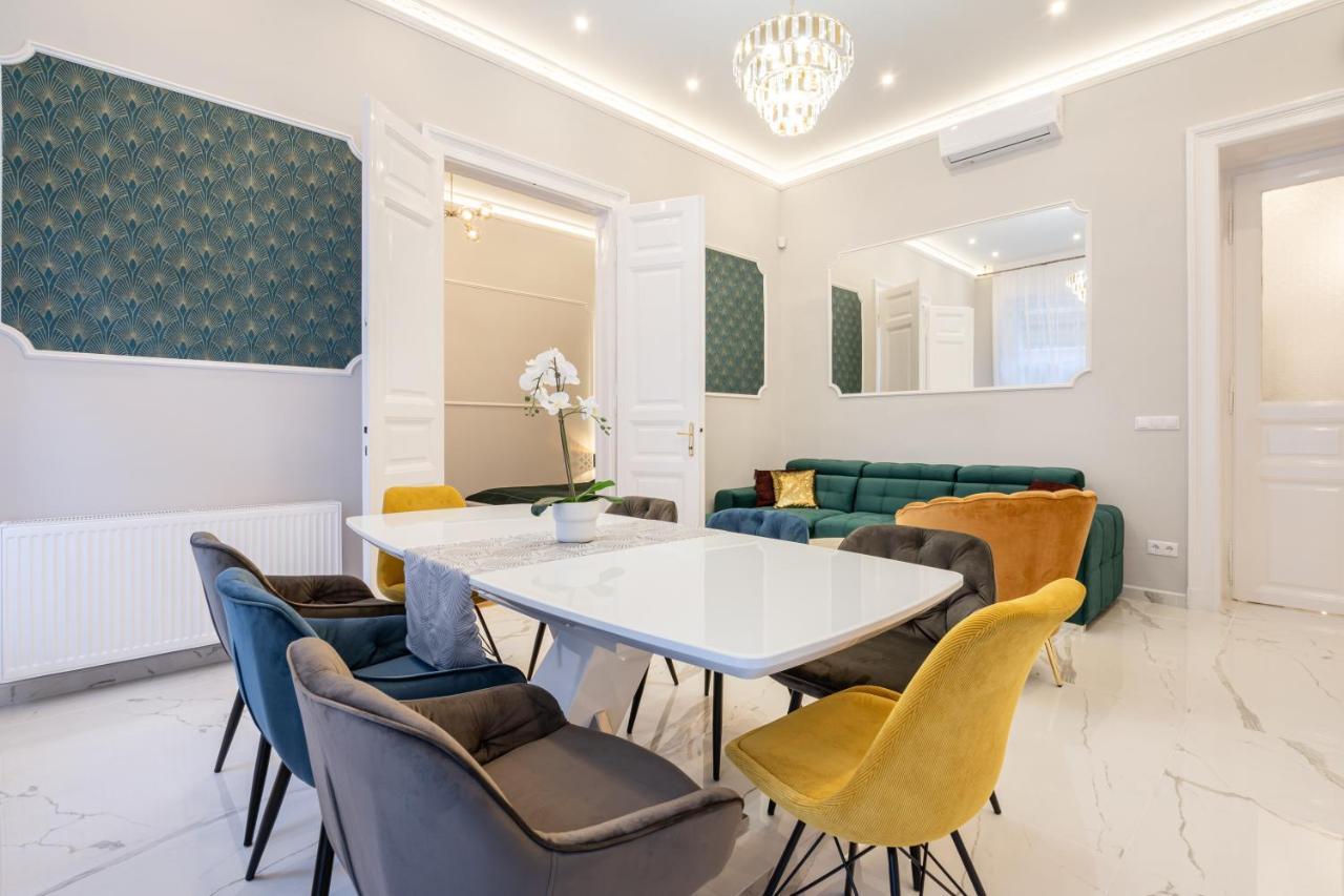 Premium Art Deco At Broadway // 4bdr & 3br Apartamento *
