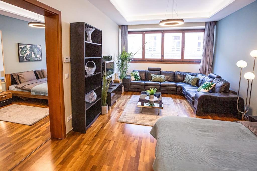 Apartment Urban Jungle In The Citycenter Budapest