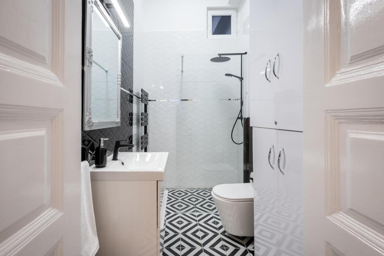 Premium Art Deco At Broadway // 4bdr & 3br Apartamento Budapest