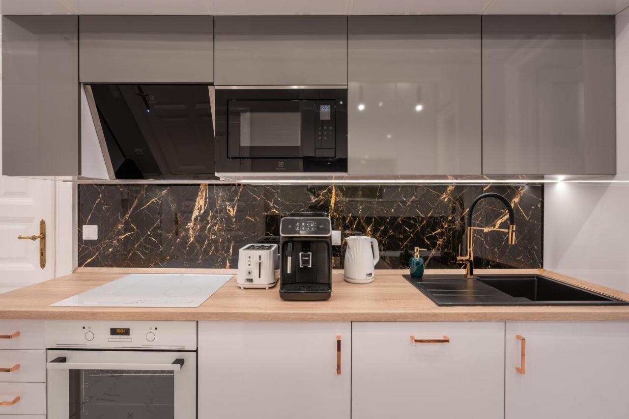 Premium Art Deco At Broadway // 4bdr & 3br Apartamento Budapest
