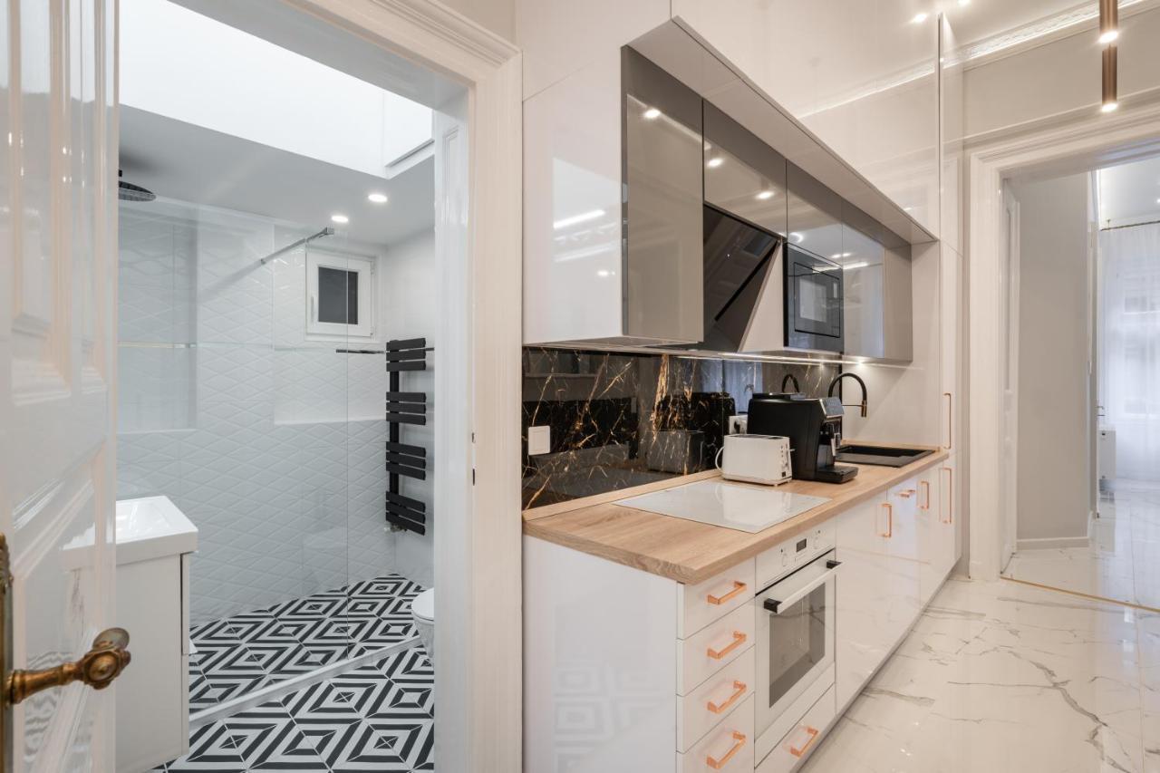 Premium Art Deco At Broadway // 4bdr & 3br Apartamento Budapest