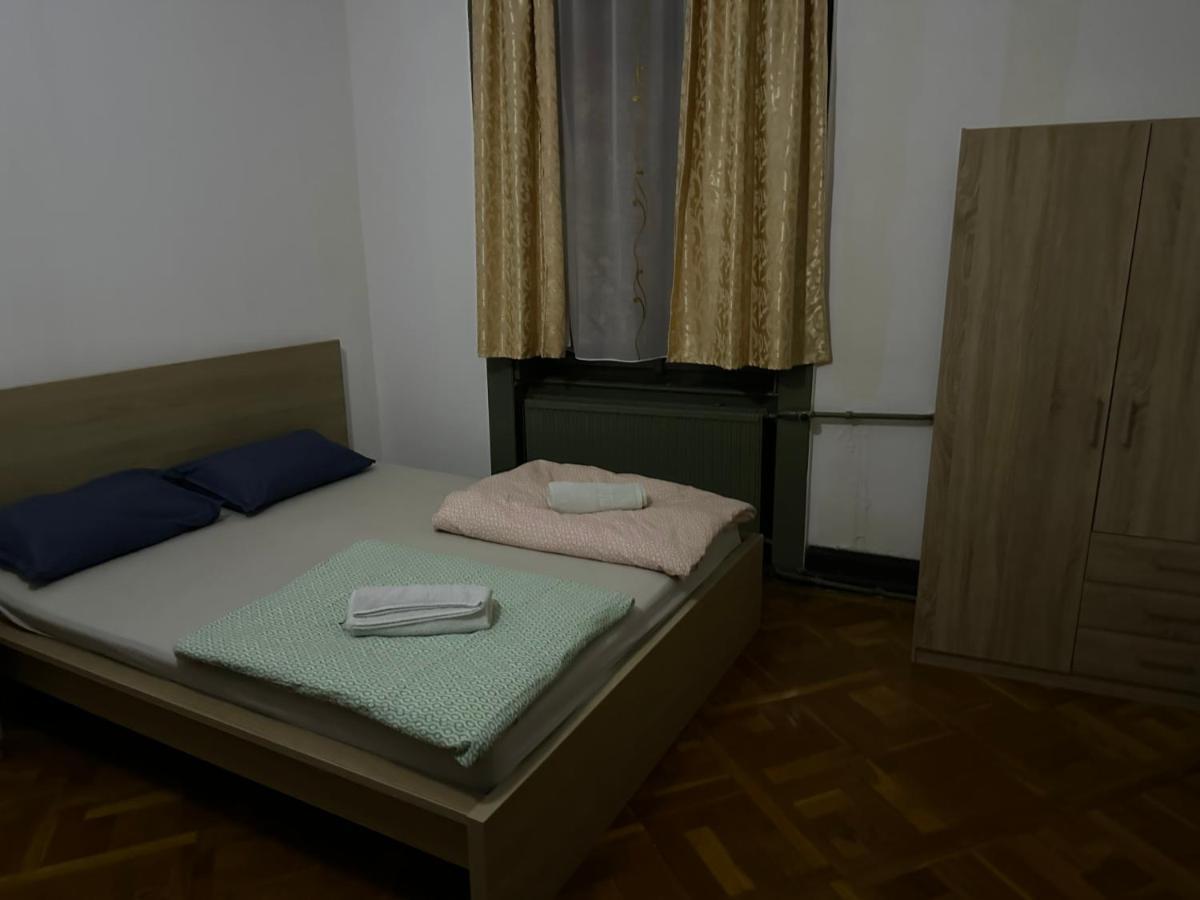 Holding Budapest