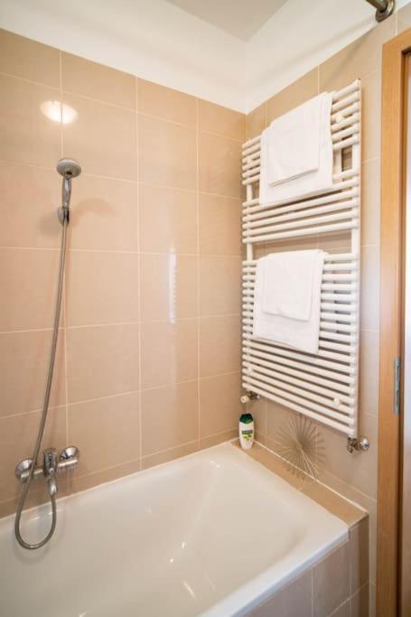 Free Parking! Soho 304, 4 Ppl, Ac, Fast Wifi, Smart Tv Lägenhet Budapest