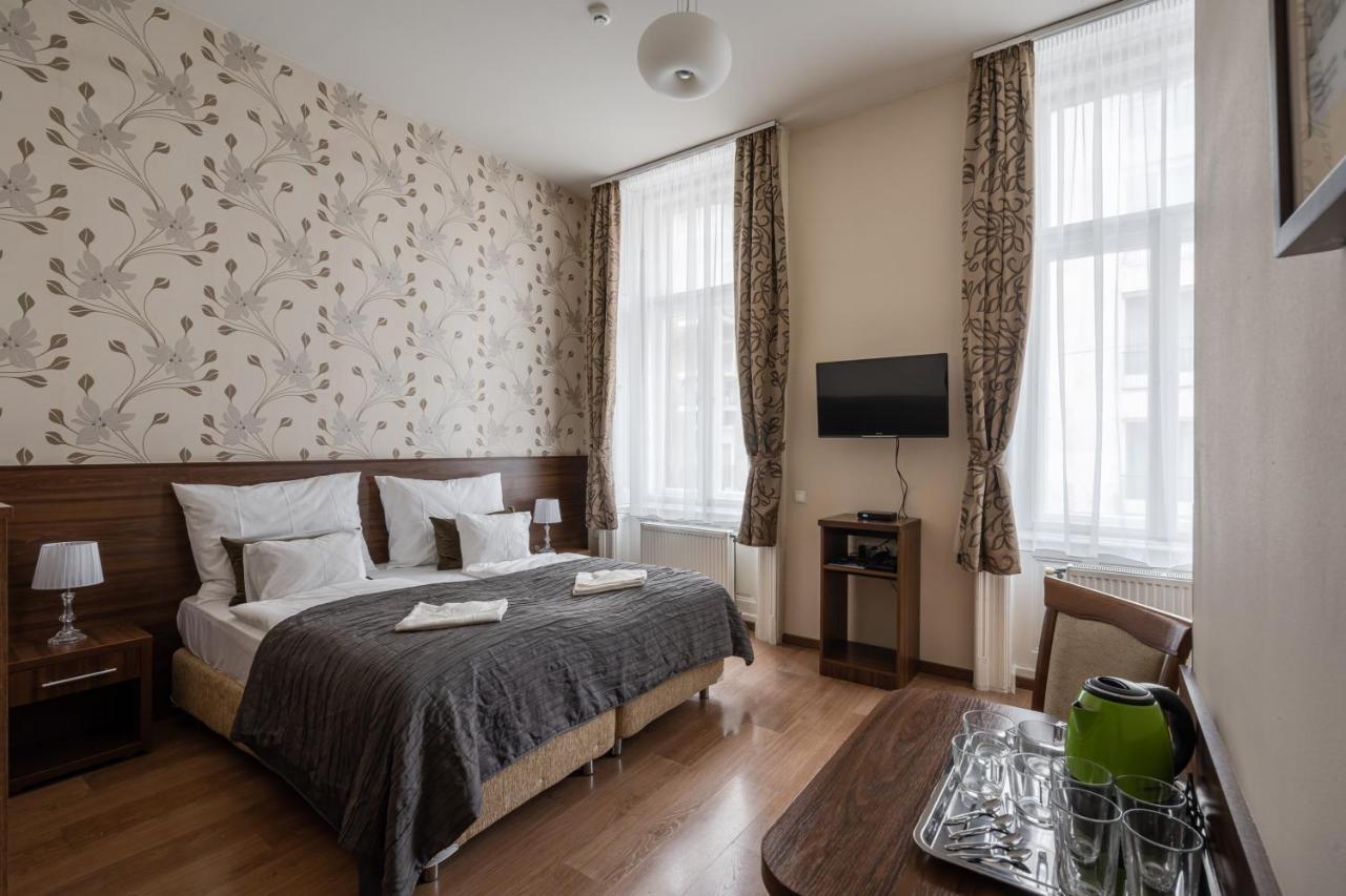Hotel Elit Boutique Rooms- Location by bqa *