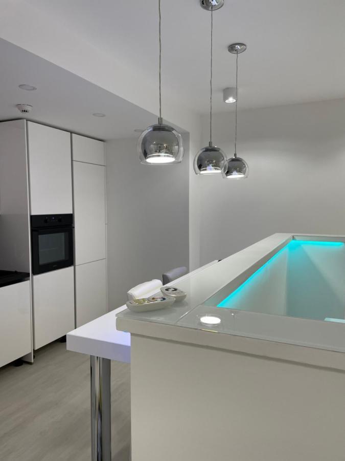 Lovely New By The Parliament Apartment