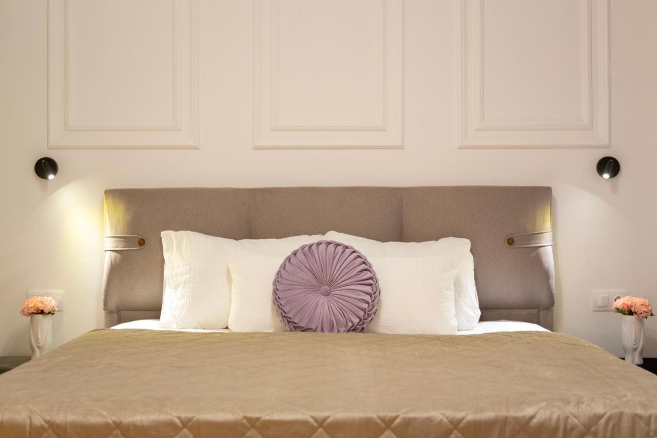 Glamorous Modern In The Hearth Of * Budapest