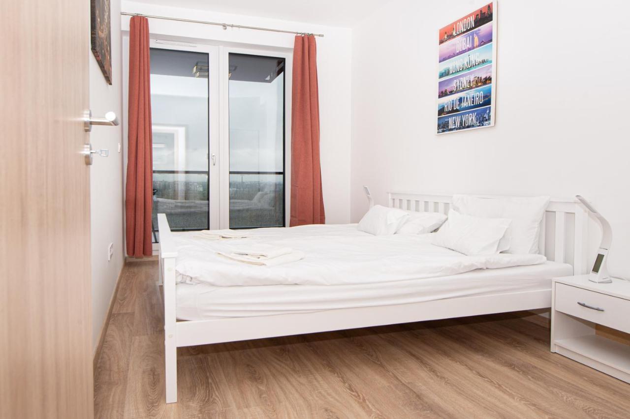 Waterfront By Urbanrent Apartman