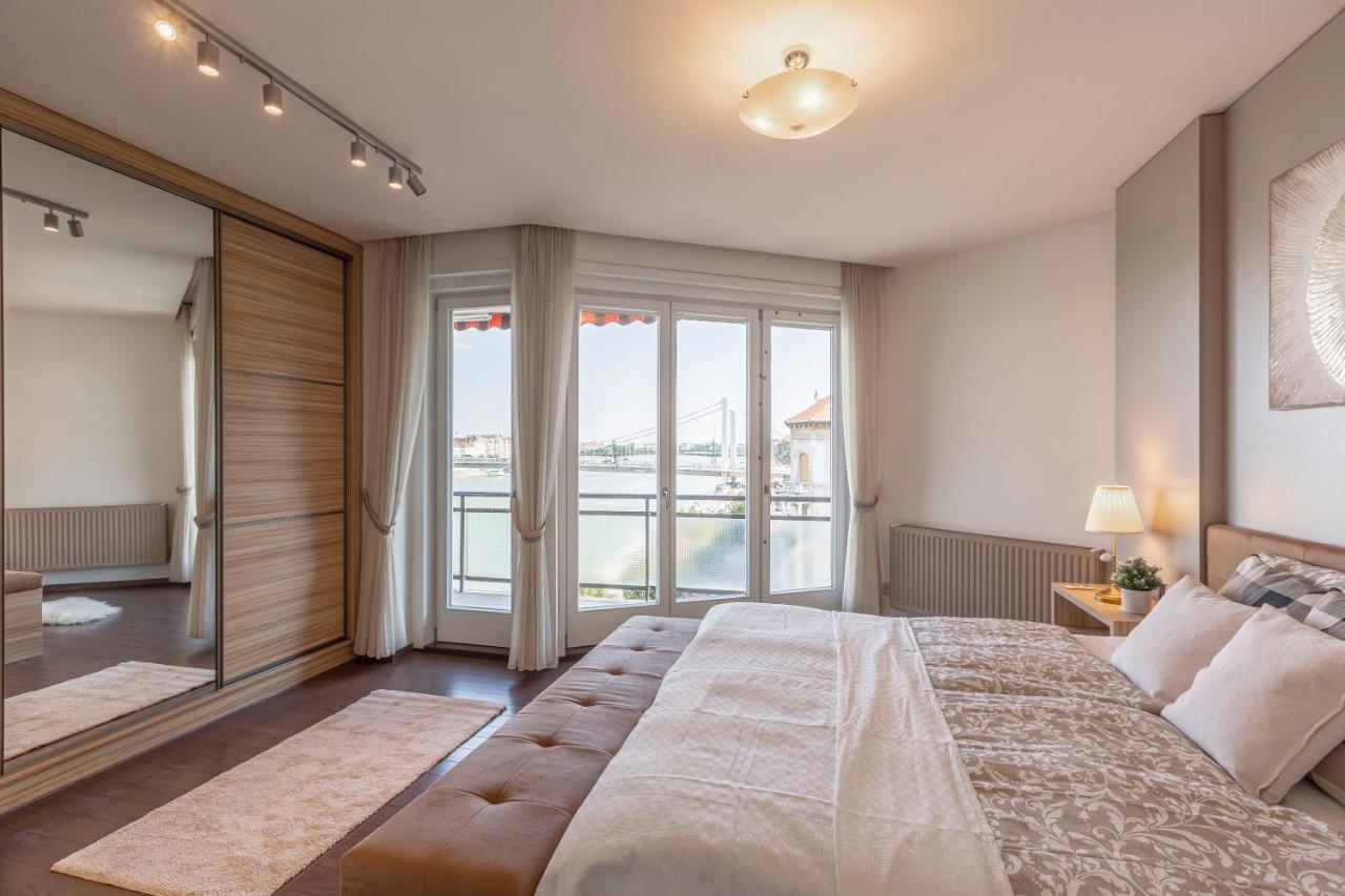 Luxury With A Beautiful View For The Danube River
