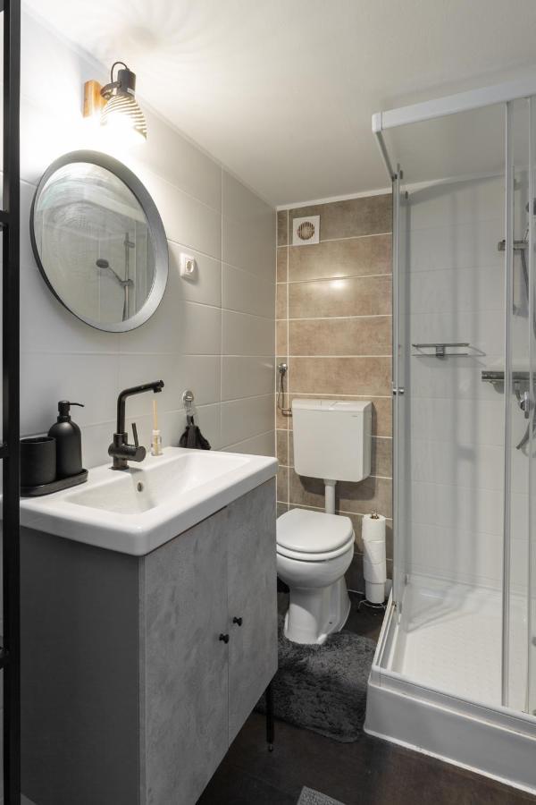 D63 Dohany Budapest