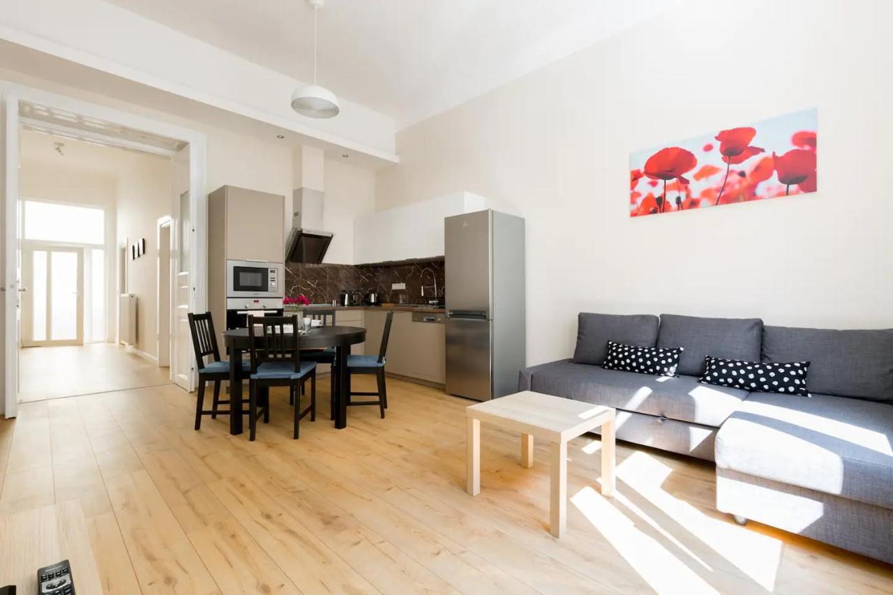 Apartament Kresz Geza 29 Westend Station 2 Bedrooms+living Ac