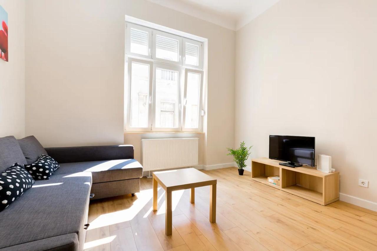 Kresz Geza 29 Westend Station 2 Bedrooms+living Ac *