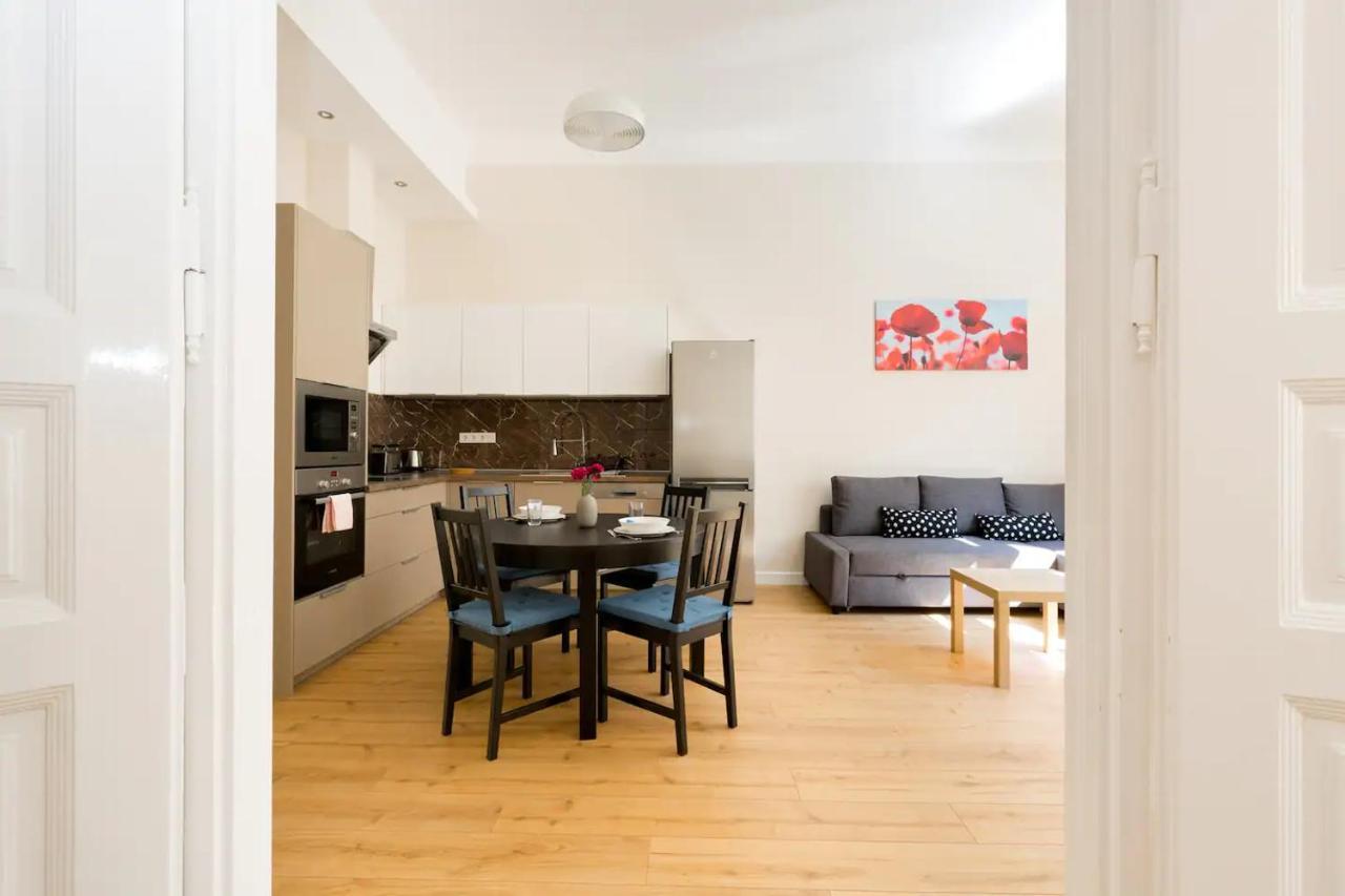 Apartament Kresz Geza 29 Westend Station 2 Bedrooms+living Ac