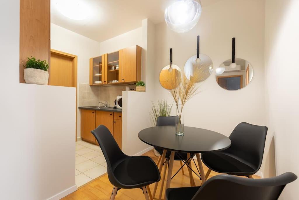 Apartament S22 *