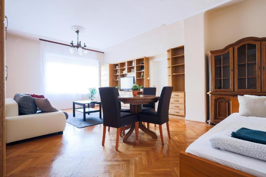 Downtown Vintage By Bella Appartement *